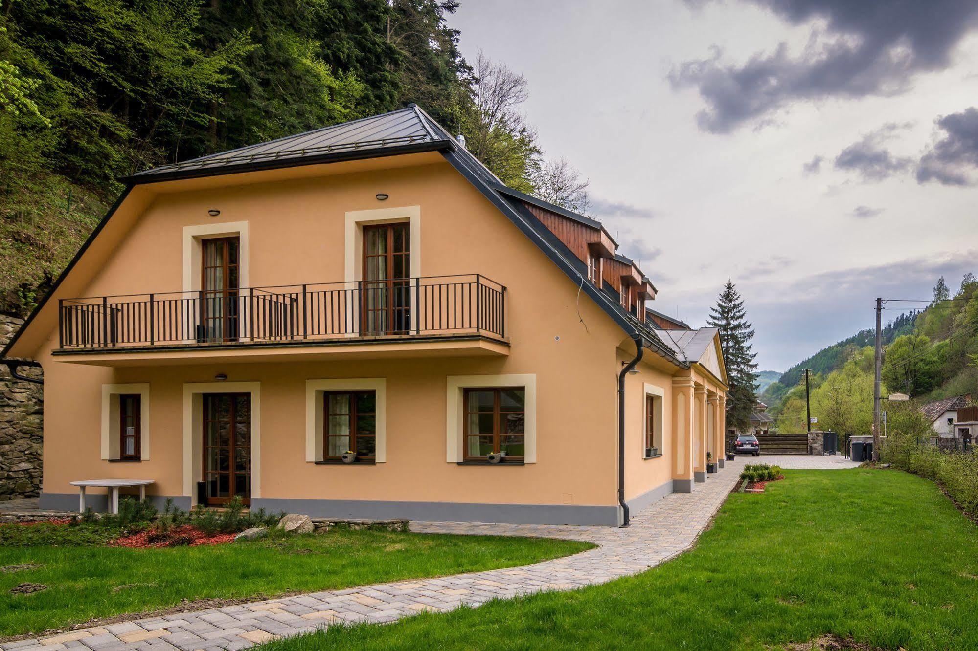 Banská Štiavnica Apartmany Weissov Dom מראה חיצוני תמונה
