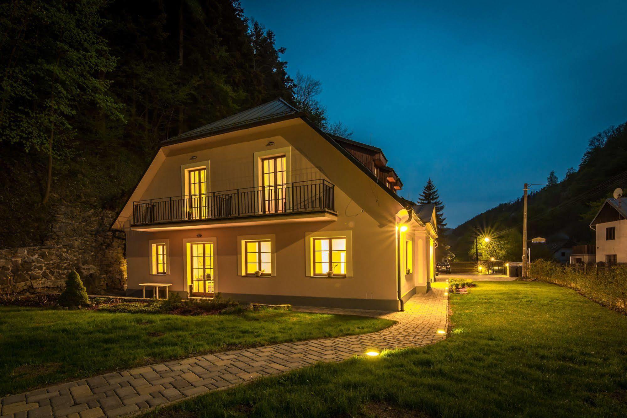 Banská Štiavnica Apartmany Weissov Dom מראה חיצוני תמונה