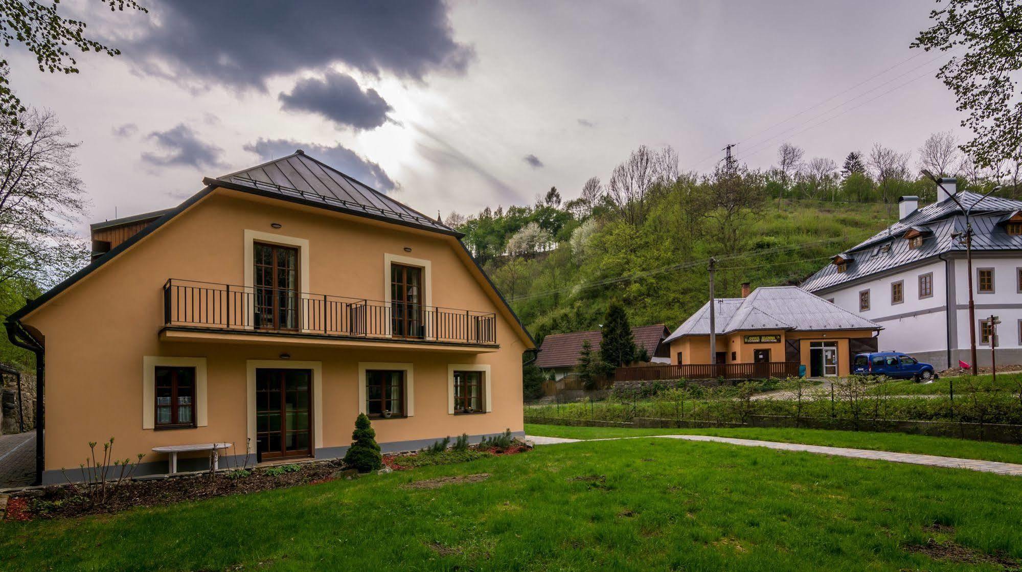 Banská Štiavnica Apartmany Weissov Dom מראה חיצוני תמונה