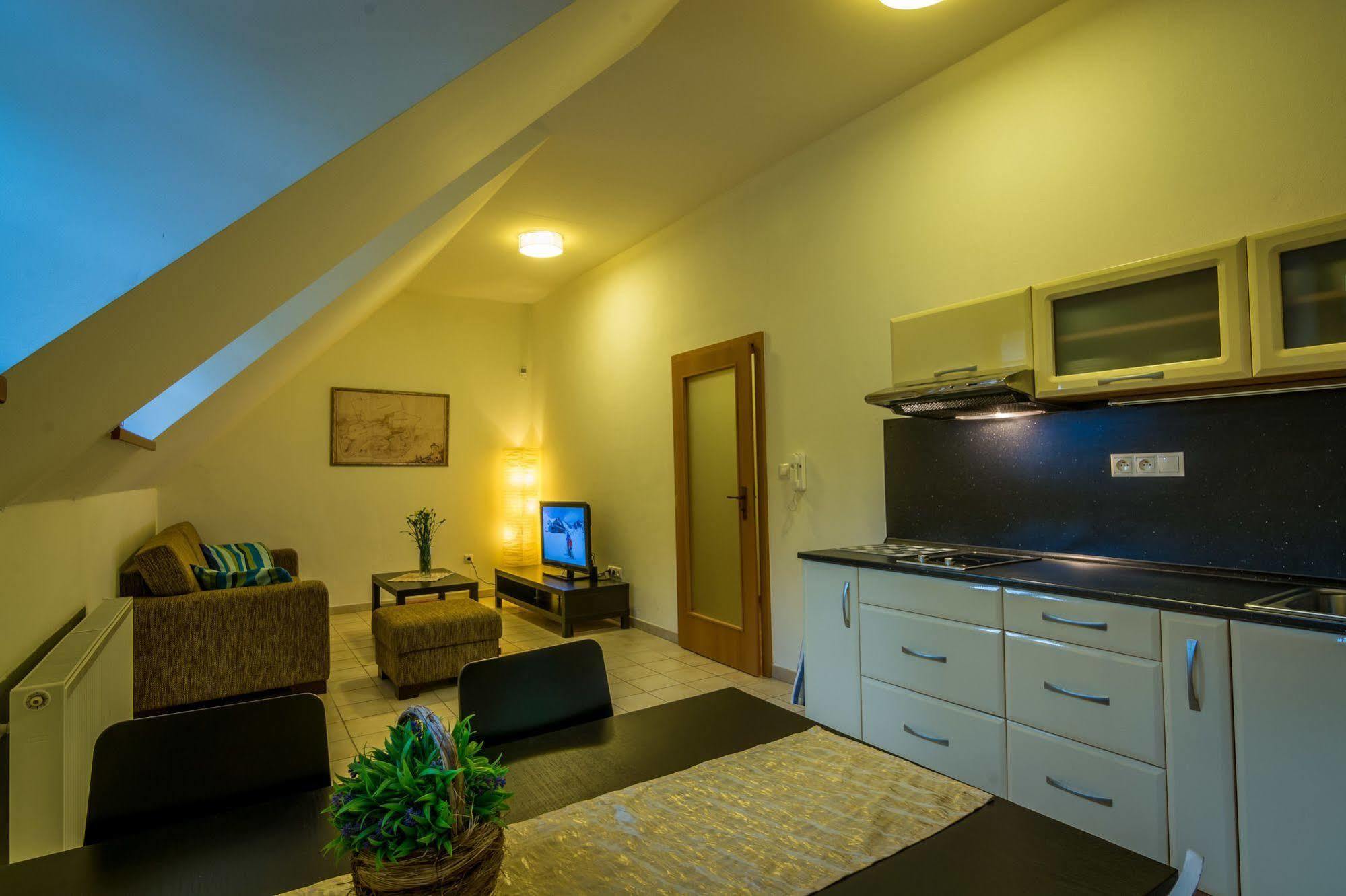 Banská Štiavnica Apartmany Weissov Dom מראה חיצוני תמונה