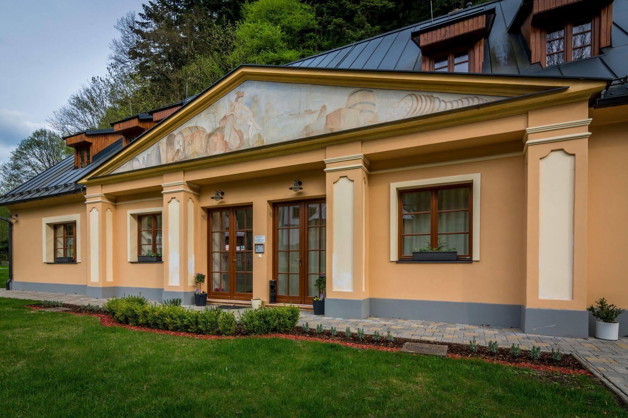 Banská Štiavnica Apartmany Weissov Dom מראה חיצוני תמונה